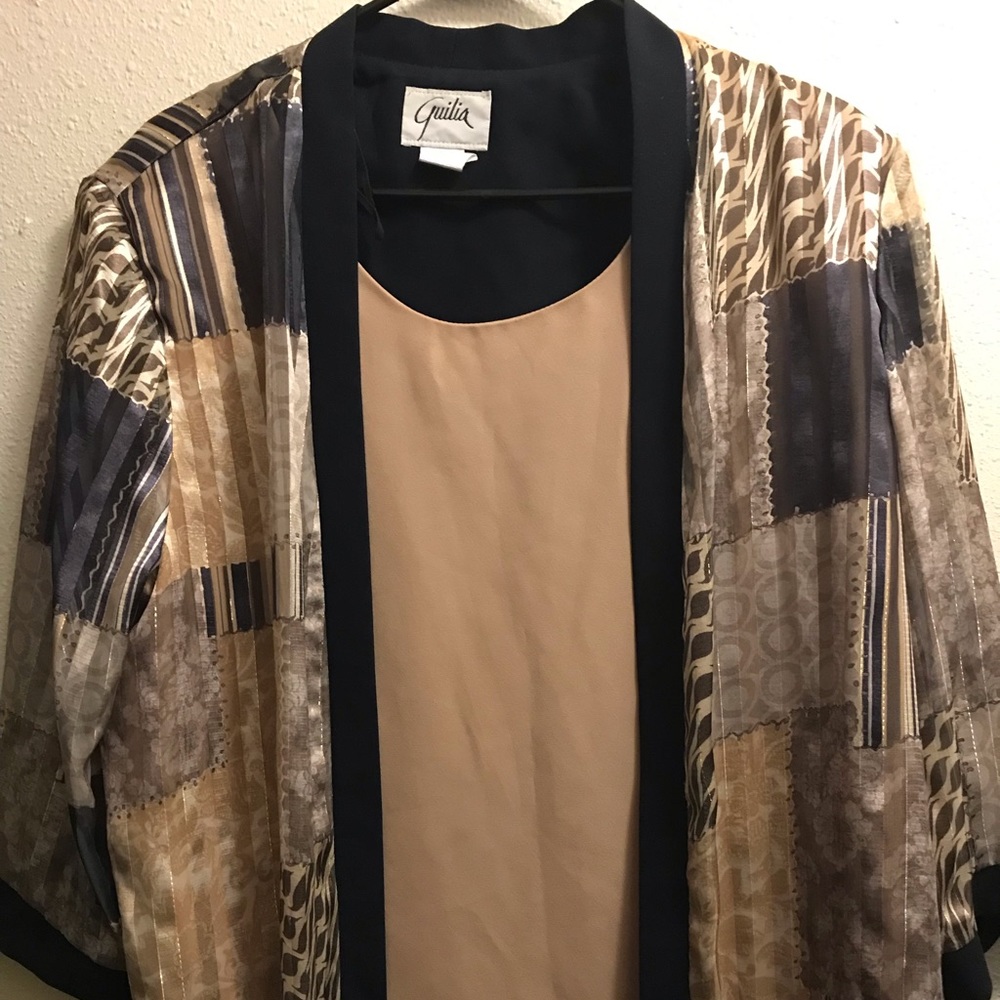 Guila Top w/ Undershirt. Brown. Size 13. Shawled